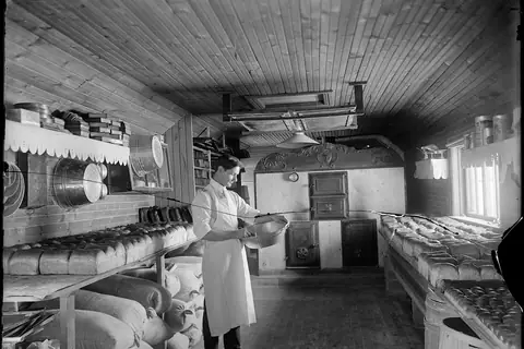 The Tudor Bakehouse photo 3